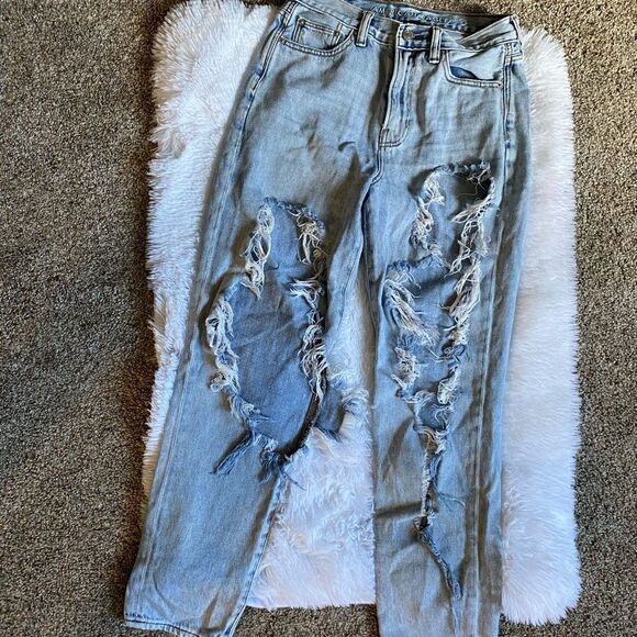 American Eagle Mom Jeans Ripped Distressed High Rise Women’s Size 2 Regular - Picture 1 of 11